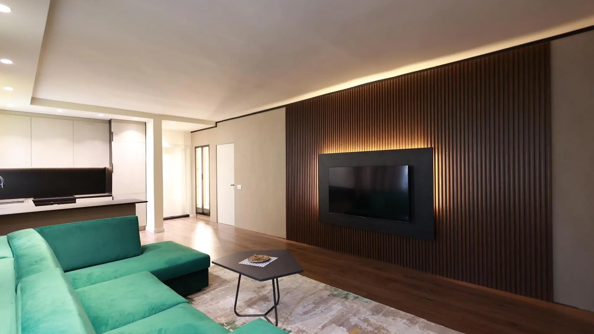 Contactos de Luxury Apartment-Tirana